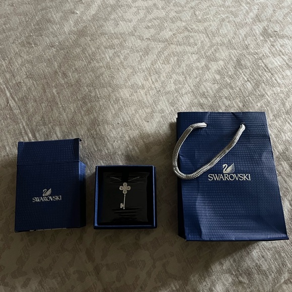 Swarovski Noble Pendant - Picture 2 of 3